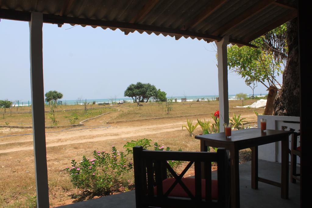 Bliss Bay Nilaveli Hotel Exterior photo