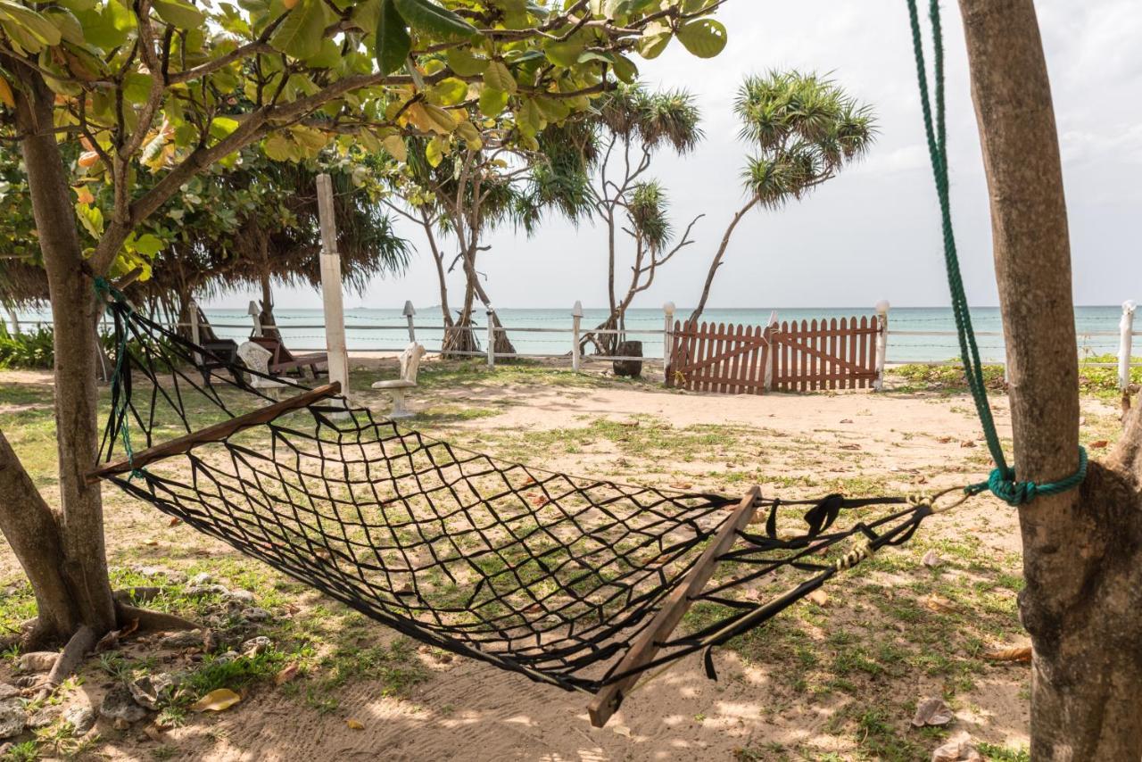 Bliss Bay Nilaveli Hotel Exterior photo